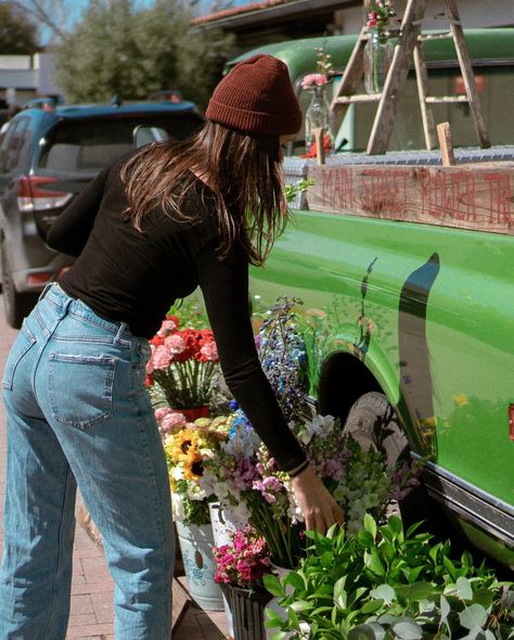 Last weekend’s setup with @outerknown at the Malibu Country Mart!!! This was SO much fun and the coolest roadside nook 😍 If you missed it, I’ll be back again soon!! Keep an eye out for details 😁🛻💐💚 📸 @makenziek.photo Malibu Country Mart, Only Picture, Flower Truck, An Eye, Main Street, Nook, Trucks