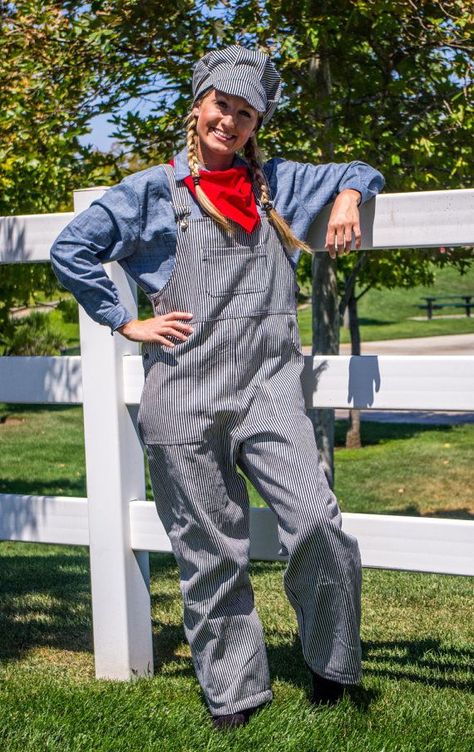 Costume Train Engineer Costume, Train Conductor Costume, Engineer Costume, Solarpunk Fashion, Train Costume, Thomas Birthday, Polar Express Train, Train Conductor, Sporty Street Style