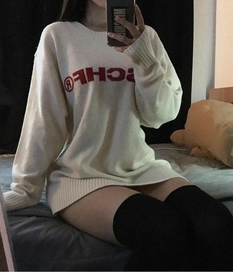 Thigh Socks Outfits, Guy Mirror Selfie, High Socks Aesthetic, Thigh High Socks Outfit, Poses For Selfies, High Socks Outfits, Beach Selfie, Poses Beach, Poses Selfie