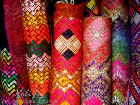 Banig or sleeping mats woven in Basey, Samar in the Philippines. I need to own one. Regions Of The Philippines, Filipino Tattoos, Filipino Art, Philippines Culture, Sleeping Mat, Weaving Textiles, Samar, Textile Patterns, Ancient Art