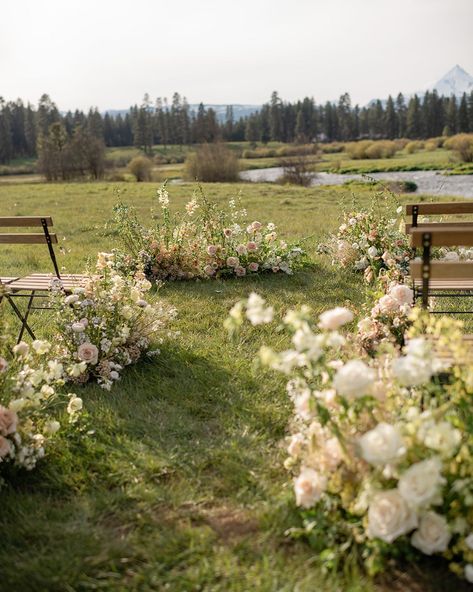 Wedding Ceremony Ground Flowers, Wildflower Wedding Aisle, Aisle Arrangements, Reception Florals, Wedding Floral Arrangements, Soft Pink Wedding, Floral Archway, Summer Shoot, Country Garden Weddings