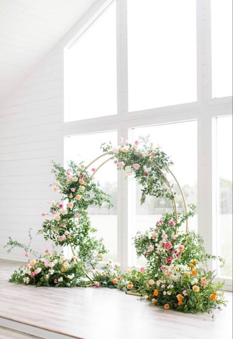 Love this arch! Wish i had an arch like this or similar Circle Arch, Altar Flowers, Ceremony Design, Flower Circle, Pink Theme, Wedding Ceremony Flowers, Ceremony Flowers, Baptism Girl