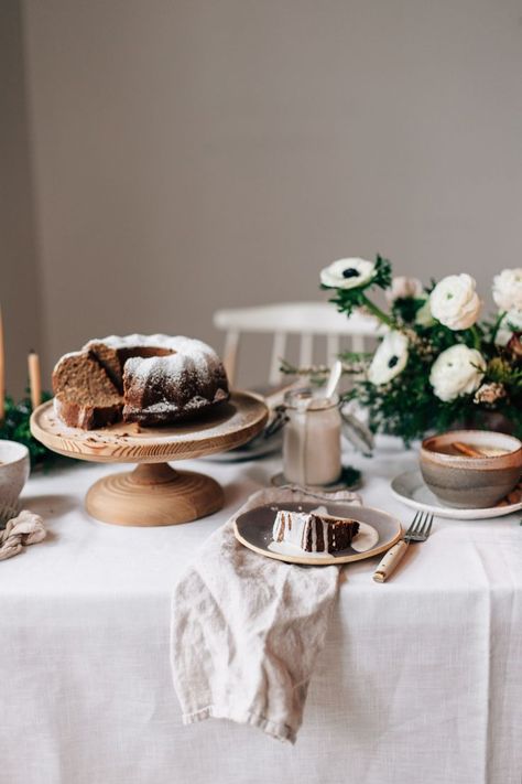 Dinner Food Photography, Winter Gathering, Rustic Food Photography, Power Smoothie, Photography Settings, Dessert Photography, Cake Photography, Food Photography Inspiration, Christmas Breakfast