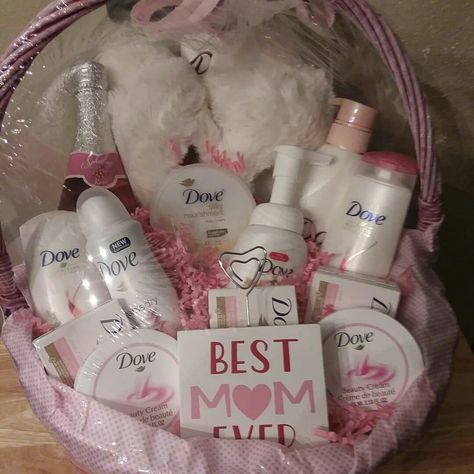 Gift Basket Ideas Mothers Day, Gift Basket Ideas For Moms, Mothers Day Package Ideas, Mothers Day Basket Ideas Homemade Gifts, Mother’s Day Gift Baskets, Birthday Basket For Mom, New Mother Gift Basket, Mothers Day Gift Baskets, Gift Basket Mom