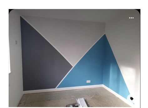 Pola Cat Dinding, Boy Room Paint, Geometric Wall Paint, Wall Paint Patterns, Boys Bedroom Ideas, Kids Room Paint, Diy Wall Painting, Triangle Wall, Accent Wall Paint