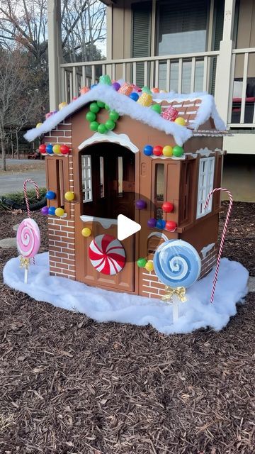 Gingerbread House Ideas Cardboard, Diy Toy Shop, Gingerbread House Out Of Playhouse, Kids Play Gingerbread House, Front Porch Gingerbread House, Diy Playhouse Makeover Christmas, Diy Playhouse Gingerbread House, Ginger Bread House Outside Decorations, Little Tikes Playhouse Gingerbread House