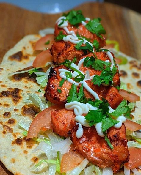 Homemade Chicken Tikka Kebab with Homemade Naan Bread #food #meal #foods #healthyfood #keto Naan Aesthetic, Funky Restaurant, Chicken Tikka Kebab, Eating Photography, Homemade Naan, Homemade Naan Bread, Air Fryer Recipes Dessert, Dream Food, Bread Food