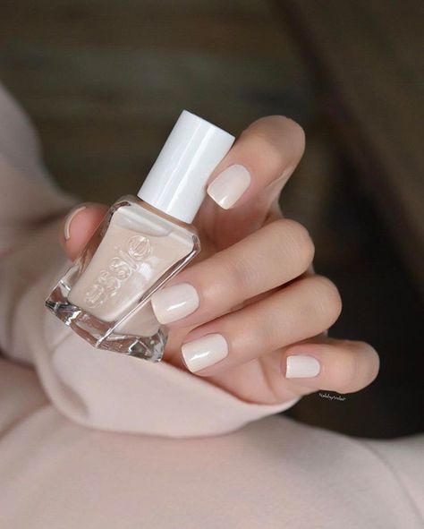 Essie Gel Couture💕 Ballet-Nudes Collection... SATIN SLIPPER is a silky champagne ivory. Stunning!!! Achieve a gel-like manicure in an easy… Ivory Nails, Nail Polish Essie, Nail Party, Bridal Manicure, Chic Manicure, Essie Nail Colors, Essie Gel Couture, Gel Couture, Essie Gel