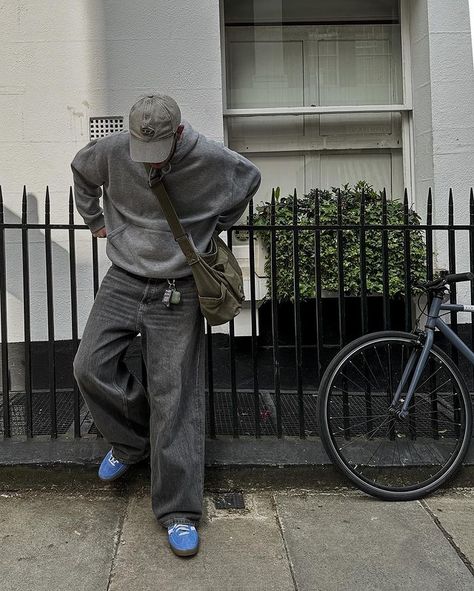 Baggie Jeans Outfit, Baggy Jeans Outfits, Grey Jeans Outfit, Baggy Jeans Outfit, Jeans Outfit Men, Skater Jeans, Cap Outfit, Streetwear Fits, Berlin Fashion