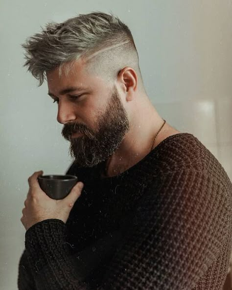 Mens Hairstyles Round Face Guys, Faded Beard Styles For Men, Balbo Beard, Boys Hairstyle, Hairstyles Undercut, Round Face Men, Male Aesthetic, Stil Masculin, Man With A Beard