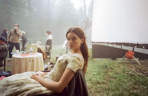 Emma Mackey on Instagram: “Emma plays "Adrienne Bourges" In EIFFEL!💫 Would've been fun to watch this movie, seeing our angel Emma But uhh movie is releasing only in…” Emma Mackey, Mein Style, Light Academia, Period Dramas, Pride And Prejudice, Jane Austen, Pretty Pictures, Cortes De Pelo, Pretty People