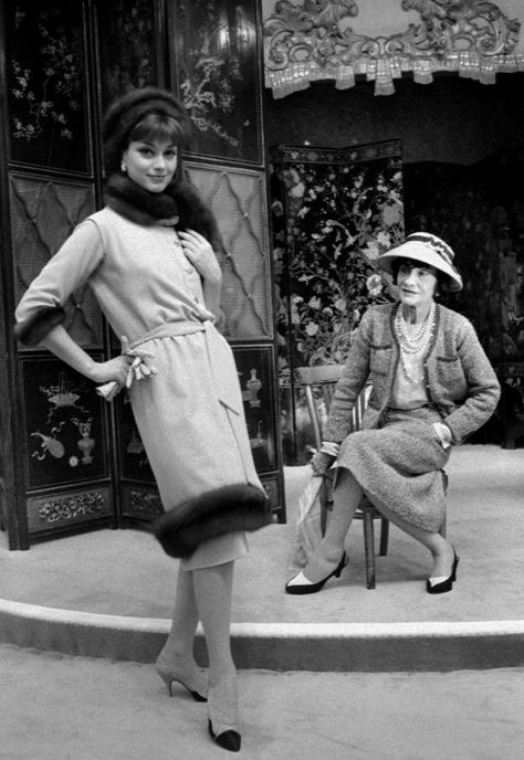 Coco Chanel Coco Chanel Pictures, Fashion Quotes Coco Chanel, Coco Chanel Birthday, Chanel Pictures, Fashion Designer Quotes, Chanel Birthday, Marc Bohan, Chanel Quotes, Coco Chanel Quotes