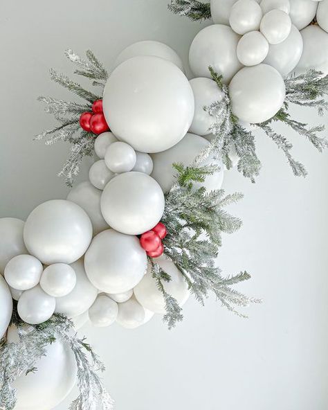 Bloons - Balloon Decor📍OKC on Instagram: "a snowy white Christmas 🌲 you guys loooved this install last year. and who am I kidding, so did I!! ���😍"