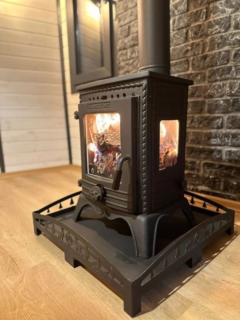 small wood burning stove for cabin - Google Search Wood Stove For Sale, Cabin Style Living Room, Wood Stove Surround, Cabin Patio, Antique Kitchen Stoves, Small Wood Burning Stove, Antique Wood Stove, Tiny Wood Stove, Small Wood Stove