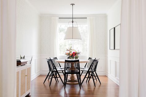 Small dining room ideas to reduce crowding and clutter | Well+Good Small Dining Room Table, Small Dining Room, Small Dining Area, Dining Room Ideas, Contemporary Dining Room, Cafe Lights, Kitchen Lamps, Dining Room Small, Small Dining