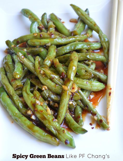 Love the Spicy Asian Green Beans at PF Changs? Make them at home easily. Korean Plates, Spicy Green Bean Recipes, Fresh Green Bean Recipes, Crispy Green Beans, Spicy Green Beans, Pf Chang, French Beans, Pf Changs, Green Beans With Bacon