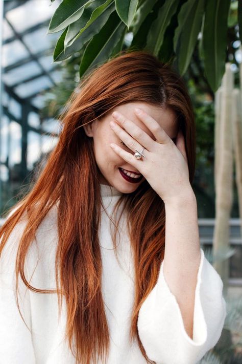 Red Orange Hair, Woman With Red Hair, Natural Red Hair, Costume Noir, Ginger Hair Color, Bright Red Hair, Fishtail Braid, Trending Hairstyles, Red Hair Color