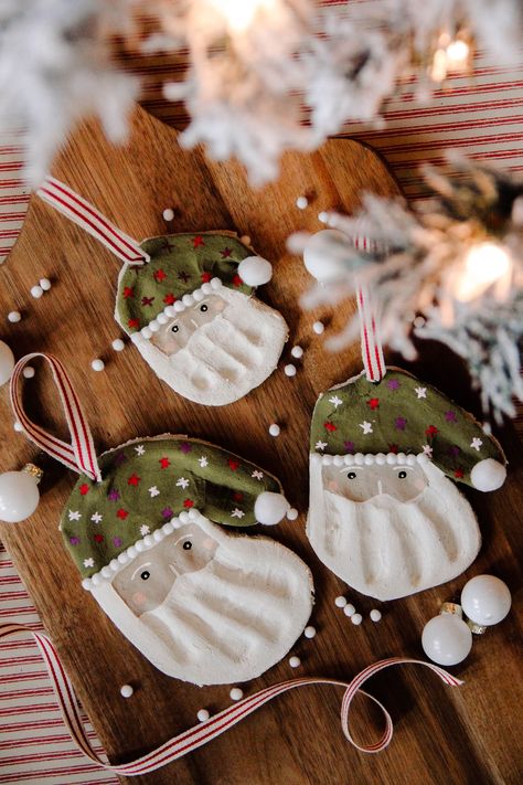 Christmas Salt Dough Ornaments DIY Salt Dough Ornaments Diy, Christmas Salt Dough Ornaments, Christmas Salt Dough, Baby Christmas Crafts, Ornaments Diy Christmas, Jul Diy, Diy Christmas Decor Ideas, Hantverk Diy, Handprint Ornaments