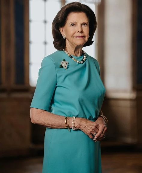 Queen Silvia of Sweden celebrates her 80th birthday today Queen Silvia Of Sweden, Birthday Portraits, Noble People, Queen Of Sweden, Royal Families Of Europe, Sweden Fashion, Happy 80th Birthday, Swedish Royalty, 23 December