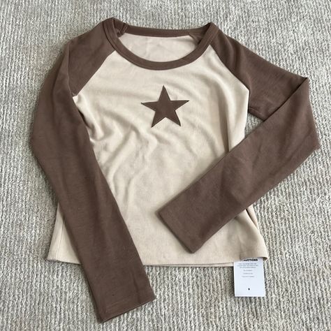 New With Tag On Fall Shirts Aesthetic, Downtown T Shirt, Colorful Tops For Women, Spacecore Clothes, Brown Shirt Outfits Women, Cheap Aesthetic Clothes, Downtown Shirts, Star Shirt Y2k, Star Aesthetic Clothes