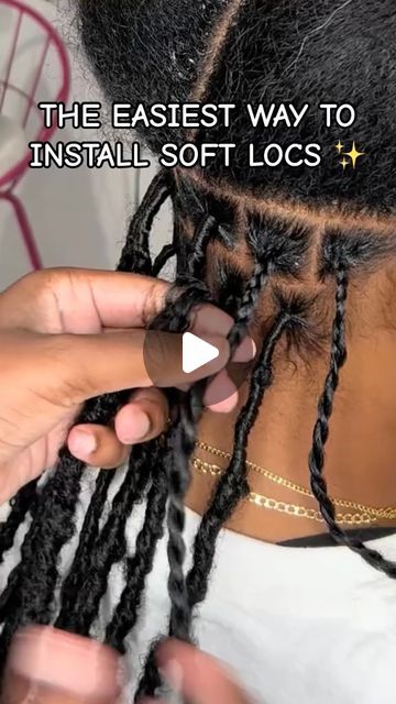 Link to the hair beauty world✨ on Instagram: "Fav way to install soft locs✨ Cr TT theasiaaeffect Follow for more about hair🙌 💸𝗕𝘂𝘆 𝗼𝗻𝗲 𝗴𝗲𝘁 𝗼𝗻𝗲 𝟱𝟬% 🎁𝗙𝗿𝗲𝗲 𝗘𝘅𝗰𝗹𝘂𝘀𝗶𝘃𝗲 𝗦𝗶𝗱𝗲 𝗣𝗮𝗿𝘁 𝗦𝘁𝘆𝗹𝗲 𝗖𝗼𝗺𝗯 & 𝗔𝗰𝗰𝗲𝘀𝘀𝗼𝗿𝗶𝗲𝘀 𝘄𝗶𝘁𝗵 𝗽𝘂𝗿𝗰𝗵𝗮𝘀𝗲 ❤️𝟒 𝐢𝐧𝐭𝐞𝐫𝐞𝐬𝐭—𝐟𝐫𝐞𝐞 𝐩𝐚𝐲𝐦𝐞𝐧𝐭 𝐰𝐢𝐭𝐡 𝐊𝐥𝐚𝐫𝐧𝐚 @linktohairofficial . . . #linktohair#kinkyhair#kinkystraight#kinkycurly#gluelesswig#4chair#hdlace#hdlacewig#trendy#wigslay#lacewigs#hairinspo#wigs#hairstyle#hairtutorial#viral#explore#explorepage#tiktok#trending#foryourpage#fyp#hairextensions#hairdo#softlocs#tutorial#locs#naturalhair #locstutorial#locs4life" Rubber Band Soft Locs, Soft Loc Install, Starter Locs Relaxed Hair, Old Soft Locs Styles, Modern Soft Locs, Soft Locs Side Part, Individual Soft Locs, Parting Hair For Locs, Soft Loc Parting Guide