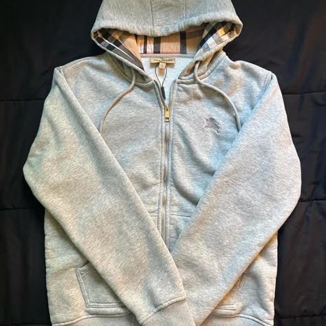 Burberry Men's Grey Hoodie Burberry Zip Up Hoodie, Man Fits, Burberry Hoodie, Fit Pics, Grey Hoodie Men, Baggy Clothes, Men Fits, Burberry Men, Dream Clothes