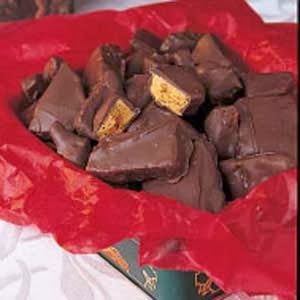 angel food candy Angel Food Candy, Sea Foam Candy, Foam Candy, Food Christmas, Food Candy, Milk Chocolate Candy, Candy Recipe, Christmas Candy Recipes, Candy Cookies