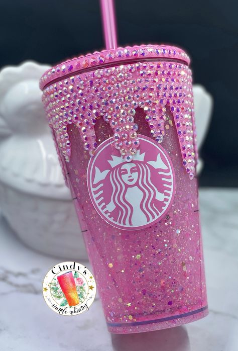 Pink Starbucks Cup, Diy Rhinestone Crafts, Starbucks Cup Art, Starbucks Design, Crystals Pink, Bling Ideas, Rhinestone Cups, Disney Cups, Personalized Starbucks Cup