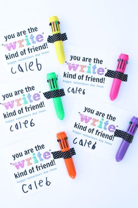 Pen Valentines, Class Valentines Gifts, Valentines Diy Kids, Kindergarten Valentines, Friends Valentines Day, Class Valentines, Valentine Gifts For Kids, Preschool Valentines, Friends Valentines