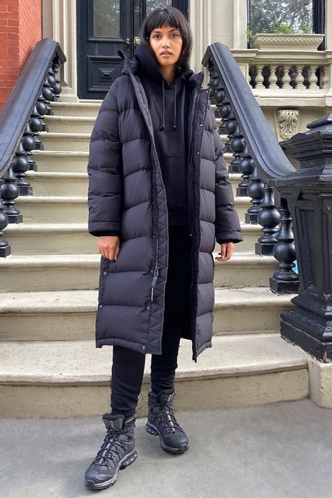 Long Super Puff Outfit, Super Puff Long Outfit, Superpuff Outfit, Super Puff Aritzia Outfit, Long Black Puffer Coat Outfit, Super Puff Outfit, Aritzia Super Puff Long, Aritzia Puffer Jacket, Super Puff Aritzia