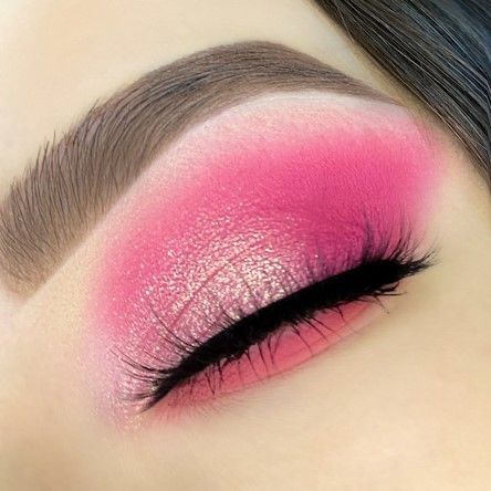 Fuchsia Pink Eye Makeup, Pink Eyeshadow Barbie, Hot Pink Eye Shadow Look, Barbie Inspired Eyeshadow, Hot Pink Make Up Looks, Fuscia Eyeshadow Eye Makeup, Pink Makeup Looks For Hooded Eyes, Pink Eyeshadow Looks Easy, Hot Pink Makeup Looks Prom