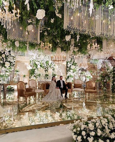 Wedding Decor Banquet Hall, Walima Decor, Floral Backdrop Wedding, Green Reception, Pakistani Wedding Decor, Jeans Wedding, Reception Stage, Reception Stage Decor, Pakistan Wedding