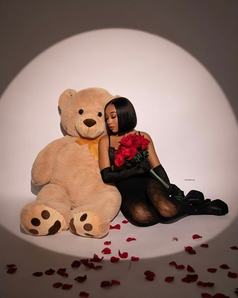 Vday Photoshoot With Teddy Bear, Valentine Themed Photo Shoot, Valentines Day Photoshoot Teddy Bear, Big Teddy Bear Photoshoot, Valentine Birthday Photo Shoot, Valentine’s Day Photo Shoots, Valentines Diy Photoshoot, Valentine’s Day Photoshoot Ideas, Valentines Day Photoshoot Women Black