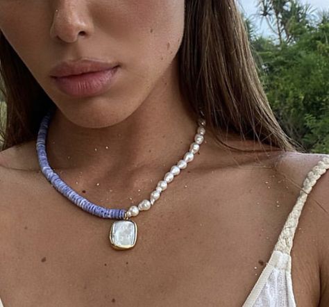 Spring 2024 Jewelry Trends, Pearl Necklace Choker, Diamond Pendants Designs, Diy Jewelry Necklace, Choker Jewelry, Beaded Necklace Diy, Beaded Jewels, Hot Jewelry, Handmade Wire Jewelry