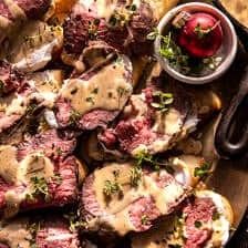 Beef Tenderloin Crostini With Parmesan Cream Sauce, Beef Tenderloin Crostini, Tenderloin Crostini, Tenderloin Recipes Oven, Wine Cream Sauce, Beef Tenderloin Recipes, Roasted Garlic Cloves, Honey Wine, Parmesan Cream Sauce