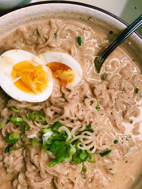 Creamy instant ramen | My Site Creamy Instant Ramen, Instant Ramen, Ramen Recipes, Creamy Garlic, Om Nom, Food Food, Pasta Recipes, Truffles, Nom Nom