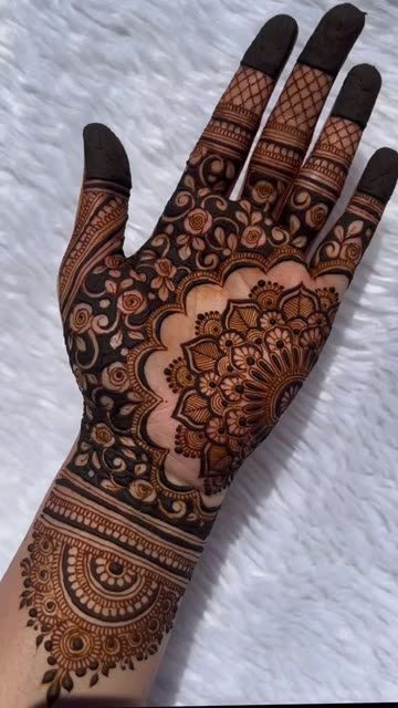 Beautiful Simple Mehndi Design, Short Mehndi Design, Front Mehndi Design, मेहंदी डिजाइन, Very Simple Mehndi Designs, Simple Mehndi Designs Fingers, Engagement Mehndi Designs, Pretty Henna Designs, Full Mehndi Designs