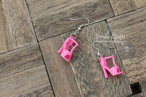 Barbie Doll Shoe Earrings! Diy Earrings Tutorial, Shoe Earrings, Weird Jewelry, Barbie Shoes, Quirky Earrings, Diy Jewelry Inspiration, Diy Earring, Funky Earrings, Earring Tutorial