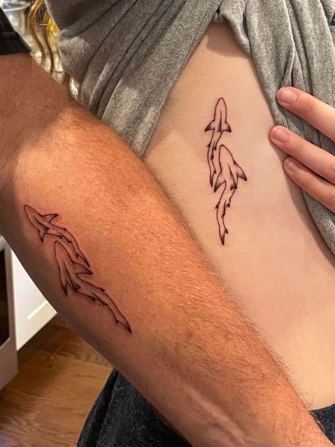 Small Simple Beach Tattoos, Aquatic Life Tattoo, Fine Line Shark Tattoo, Small Shark Tattoo, Scratch Tattoo, Hai Tattoo, Maching Tattoos, Dinosaur Tattoos, Ocean Tattoos