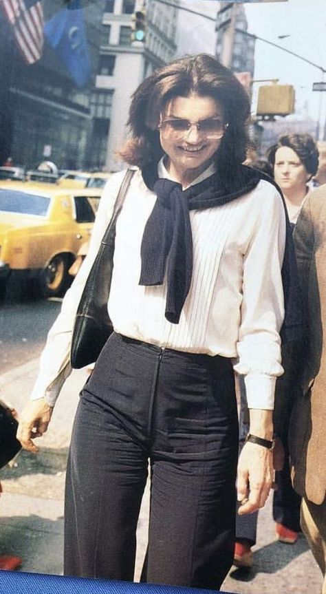 Jackie O Style, Jackie Onassis, 가을 패션, New Classic, Mode Vintage, Looks Style, First Lady, Style Icon, White Shirt