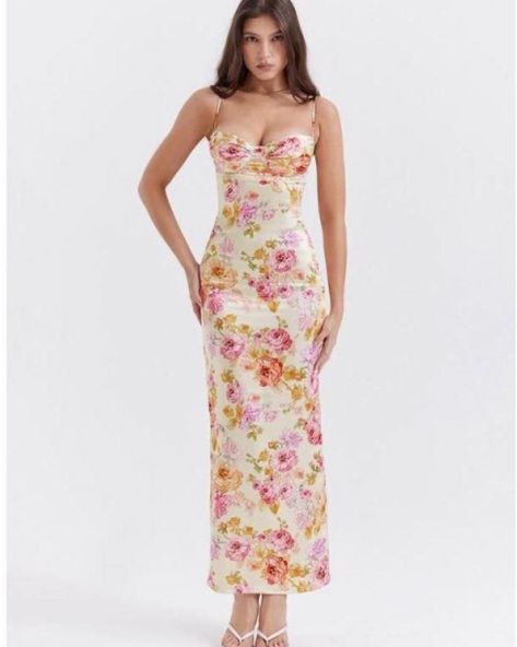 FREE WORLDWIDE SHIPPING + 20% OFF after SUBSCRIBING! Add this beautiful dress to your collection! Product: https://prestigepeakpantry.shop/floral-print-midi-dress-with-spaghetti-straps-backless-design/ Website: https://prestigepeakpantry.shop #spaghetti #backlessdress #backless #dress #womens #womensfashion #spaghettistrap #spaghettistrapdress #prestigepeakpantry #fashion #luxury #luxurylifestyle #foryoupage #discover #floral #floraldesign #beautiful #elegant فستان زهري, Maxi Bodycon Dress, 파티 드레스, Body Con Dress, Maxi Robes, Floral Print Maxi Dress, Elegant Dresses Long, Floral Print Maxi, House Of Cb