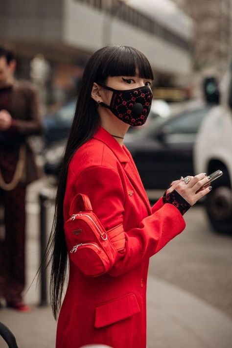 Street Style: Fashion Week 2020 Masks | Fashion Cognoscente Face Mask Outfit, Mask Style, Seoul Fashion, Face Mask Fashion, Fashion Mask, Black Mask, 3 People, Fashion Face Mask, Mode Inspo