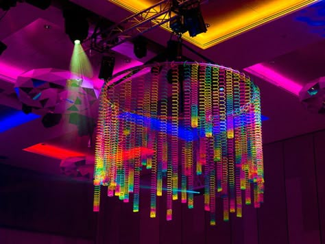 EVENT: Back to the 80s - W Events Group 80s Event Decor, Neon Disco Party Decorations, 80s Party Table Decor, Music Event Decor, Future Themed Party, 80s Decorations Party, 80s Party Decorations For Adults, 80s Backdrop, Birthday Party Glow