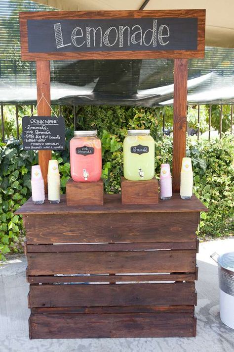 Drink station at a Little Miss Sunshine birthday party! See more party planning ideas at CatchMyParty.com! Limonade Bar, Kids Lemonade Stands, Balcon Mic, Diy Lemonade Stand, Kids Lemonade, Diy Lemonade, Sunshine Birthday Parties, Hi Sugarplum, Lemonade Party