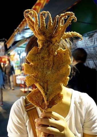 Taiwan Street Food, Taiwan Night Market, Japan Street Food, Fried Squid, Street Food Design, Chicken Brands, Korea Food, Asian Street Food, Taiwanese Food