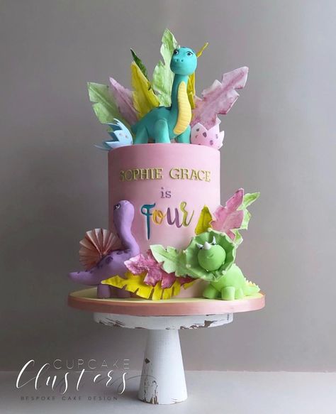 Rainbow Dinosaur Birthday Cake, Girl Dinosaur Birthday Cake, Dinosaur Cake Girly, Cute Dino Cake, Pink Dinosaur Cake, Girl Dinosaur Cake, Dinasour Birthday, Dino Birthday Cake, Birthday Cale