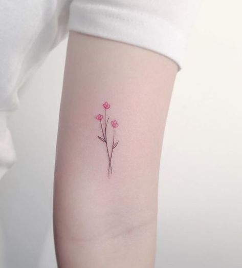 Minimalist additions that bring major style Fine Line Flower Tattoo, Small Flower Tattoos For Women, Line Flower Tattoo, Wildflowers Tattoo, Delicate Flower Tattoo, Tiny Flower Tattoos, Simple Flower Tattoo, Tattoos Butterfly, Tattoo Trend