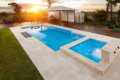 #FibreglassPools #Spas #InGroundPools - Freedom Pools and Spas Modern Pool And Spa, Piscina Rectangular, Swimming Pool Service, Moderne Pools, Simple Pool, Pool Images, Pools Backyard Inground, Luxury Swimming Pools, Pools Backyard