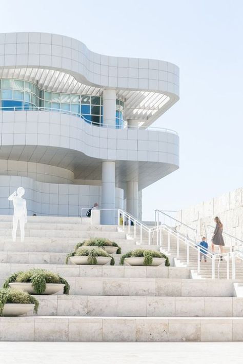 The Most Instagrammable Spots In LA - Society19 Getty Museum Los Angeles, The Getty Museum, Los Angeles Travel Guide, California Pictures, Getty Center, Los Angeles Travel, Urban Lighting, Concert Venue, Getty Museum