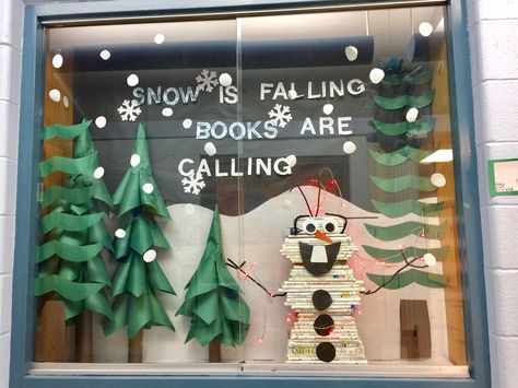 Snow is falling books are calling Christmas Library Bulletin Boards, Christmas Library Display, Fall Library Displays, School Library Book Displays, Lilac Room, School Library Decor, Christmas Bulletin Boards, Snow Is Falling, School Library Displays